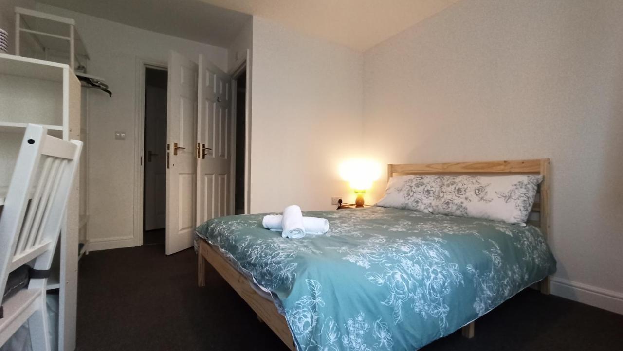 Bright, Chilled Ensuite Db In A Shared Flat! Alloggio in famiglia